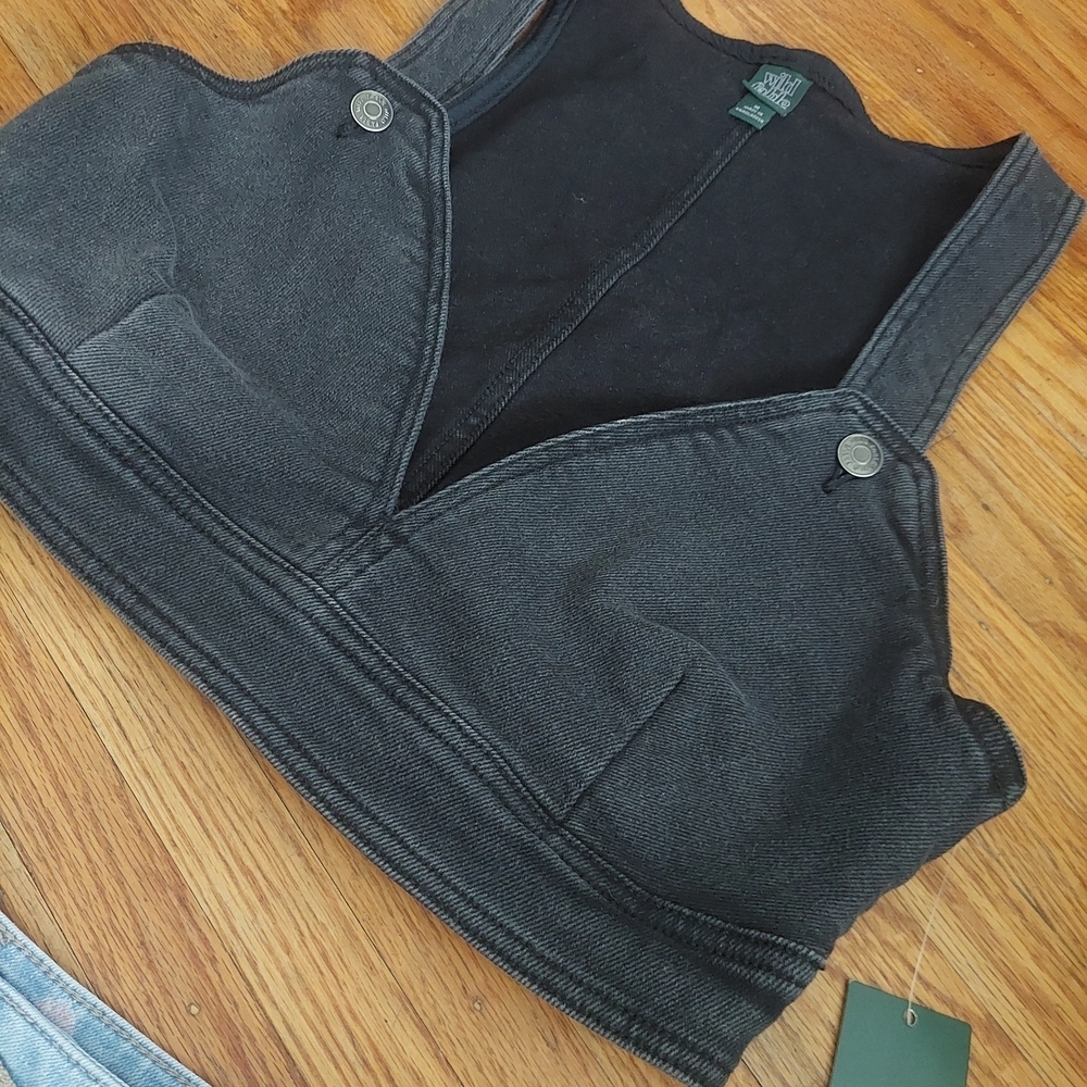 Wild Fable Charcoal Denim Crop Top Sz M W/ Denim Floral Cut Off SHORTS Sz 6 (D) - Picture 2 of 6